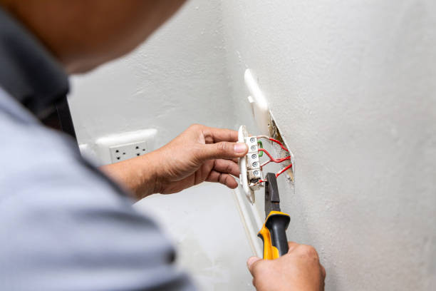 Best Affordable Emergency Electrician  in Stevens Point, WI